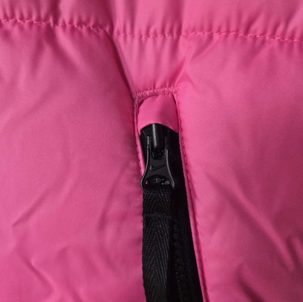 Nike Womens sz Small NWT Bright Pink Puffer - Picture 9 of 16